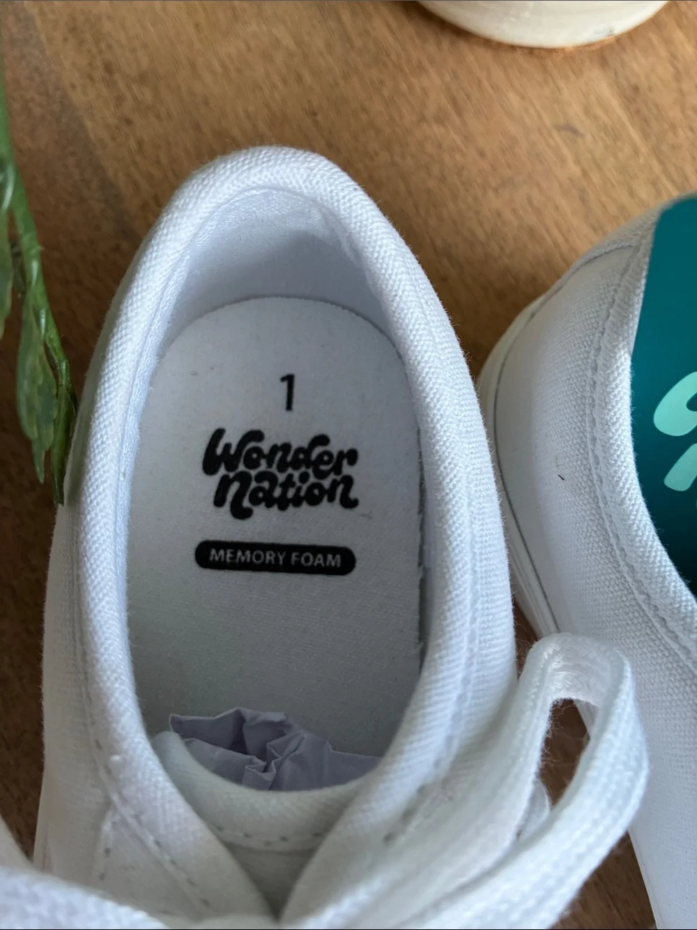 wonder nation White Low-Top Canvas Lace-Up Sneakers, Size 1